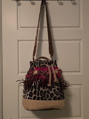 Made In Italy ViaMailBag Leopard Print Bucket Bag